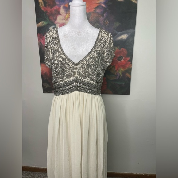 Adrianna Papell Ivory Embellished Beaded Bodice V-Neck Gown Sz 10 Formal - Picture 3 of 11